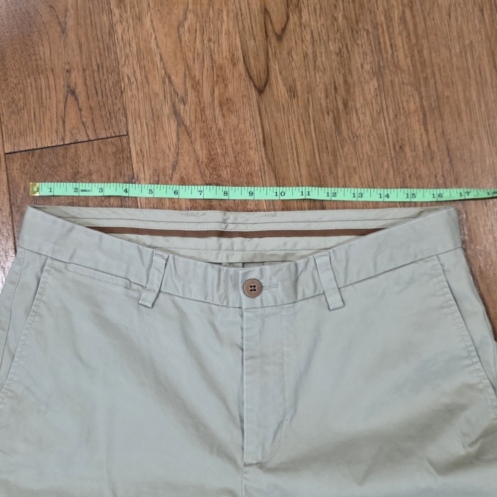Tommy Bahama Classic Flat Front Stretch Casual Khaki Shorts 10 Inch Inseam. 34 - Picture 7 of 10